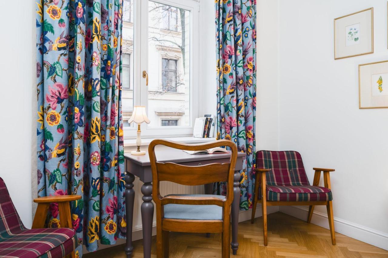 Classy Old Town Suites - By Upstairs คราคูฟ ภายนอก รูปภาพ