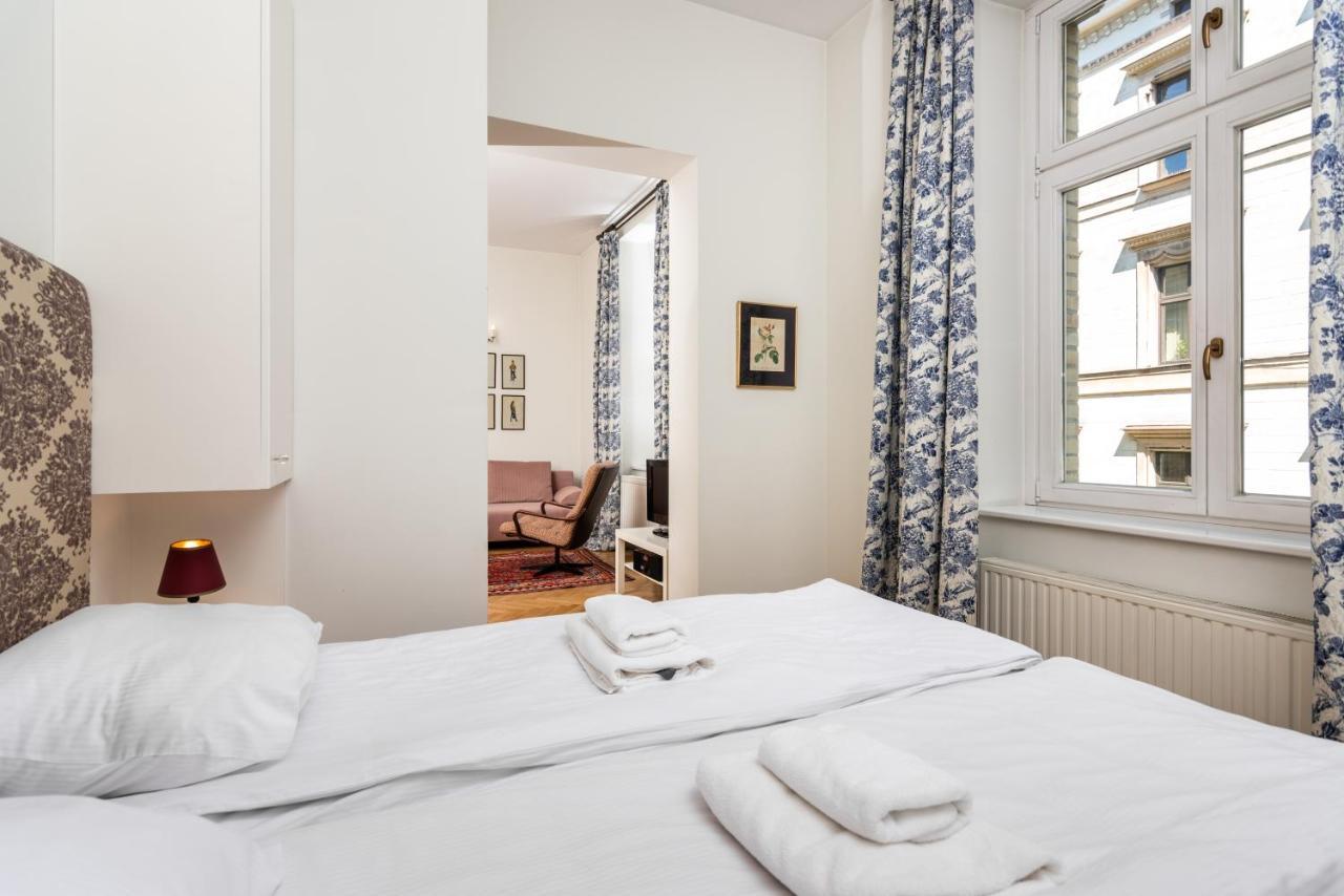 Classy Old Town Suites - By Upstairs คราคูฟ ภายนอก รูปภาพ