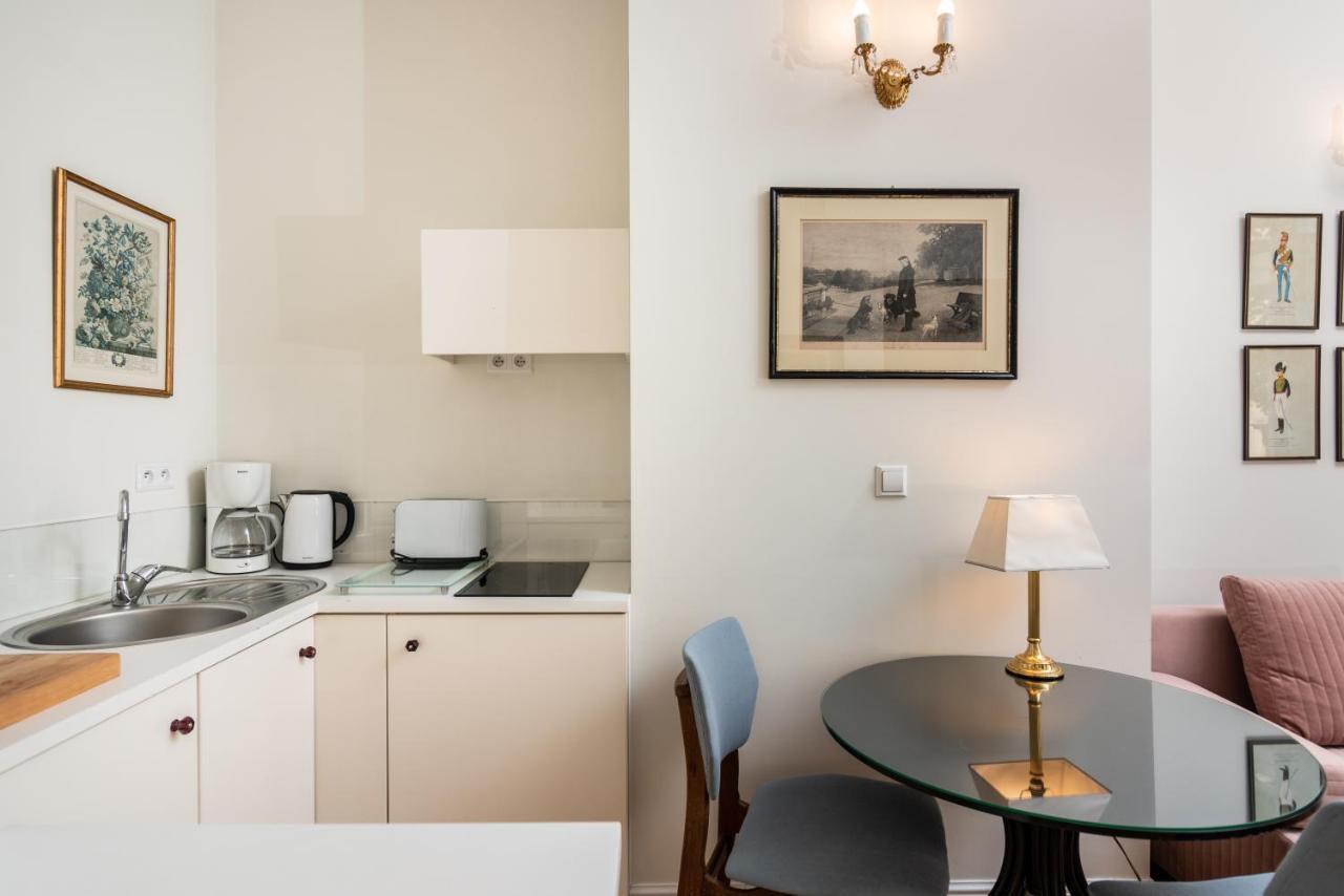 Classy Old Town Suites - By Upstairs คราคูฟ ภายนอก รูปภาพ